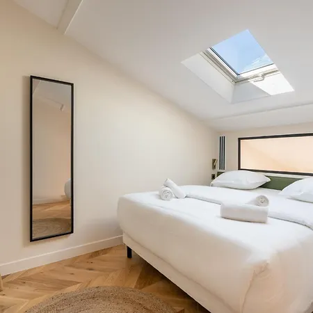 Spacious Duplex For 4 Near Bastille