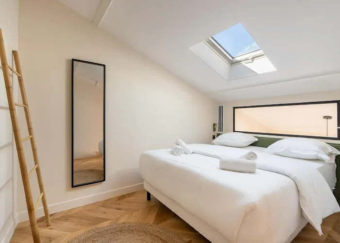 Spacious Duplex For 4 Near Bastille