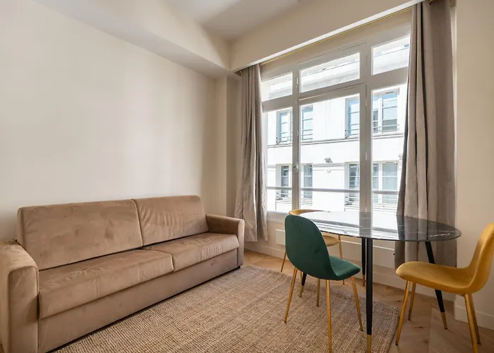 Spacious Duplex For 4 Near Bastille شقة