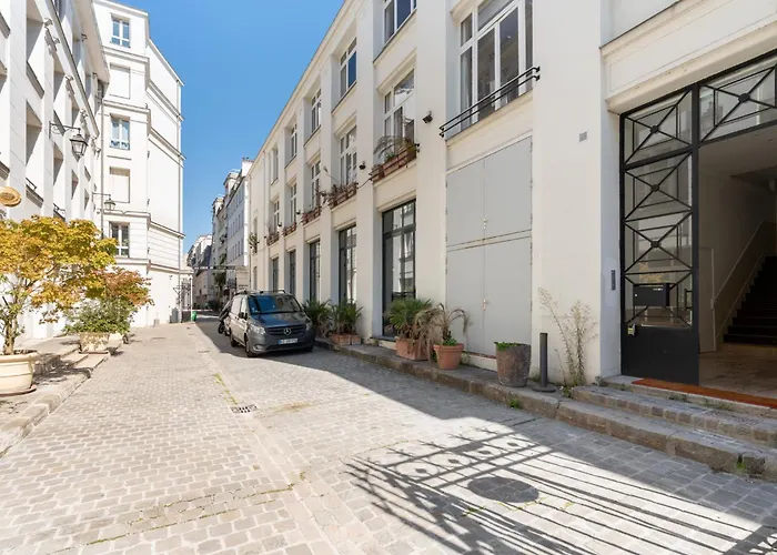 Spacious Duplex For 4 Near Bastille *